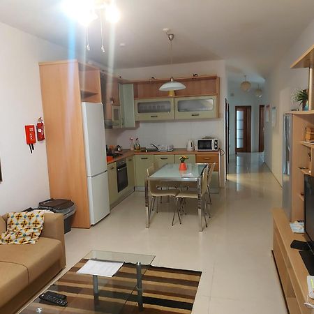 Swieqi Apartment سانت جوليان المظهر الخارجي الصورة