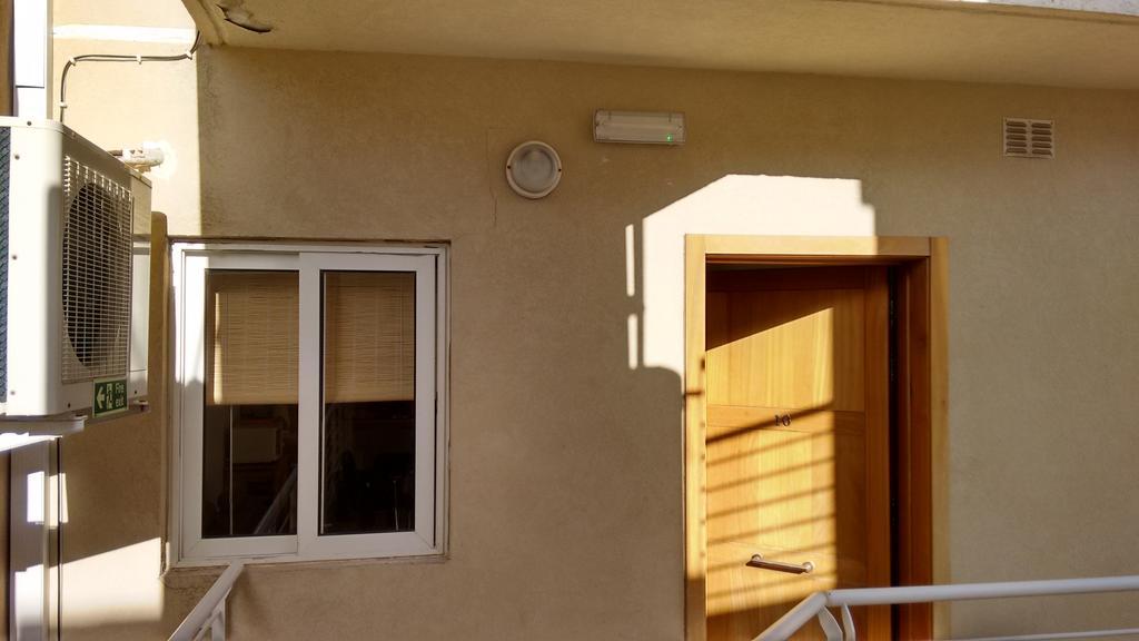 Swieqi Apartment سانت جوليان الغرفة الصورة